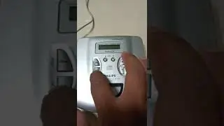 PHILIPS Portable video CD Player aja AZ9898