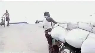 Garib ka hal bahut burahal sixhit log kiyu nahi samajte garib ka help garna chahiye