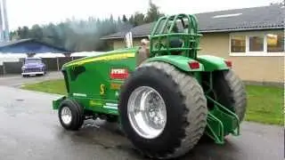 John Deere Pulling Team