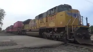 UP 8601 passes Chesterton