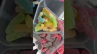 Fizzy sweet platter 😍 Them blue hearts 🤌🤤 #sweetplatter