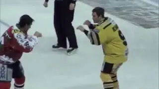 Ryan Finnerty vs Bruce Richardson EIHL fight 26-12-08