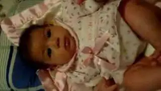 Lucia Lorena en su cama 1