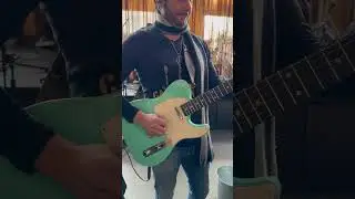 Слышите ли вы неподключенную электрогитару? 🎸