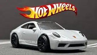 Распаковка набора Hot Wheels 2026 года, модель Porsche 911 Carrera T, серый металлик.
