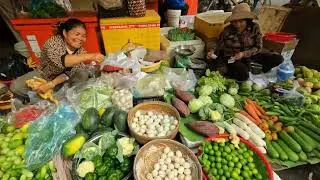 Daily Fresh Market - Routine & People Lifestyle at Phnom Penh, Cambodia , Friendly, Hardworking