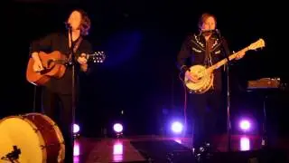 The O's perform 