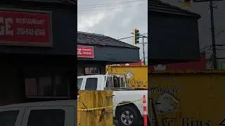Christmas Fire Nearly Takes out a Hole Strip Mall with over 10 businesses! heavy Damage to Barbs ✂️