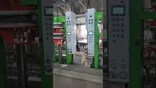 Motorcycle tire production machine, hydraulic bladder vulcanizer