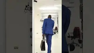 A windowpane relayed & inverted check, knitted, peak lapel suit