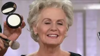 IT Cosmetics Bye Bye Pores Pressed Silk Airbrush Powder with Luxe Brush on QVC
