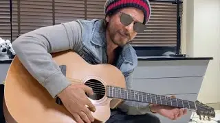 Challa Shah Rukh finally learns to play guitar in Quarantine