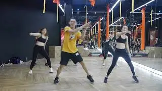 [KPOP] EVERGLOW - BON BON CHOCOLAT | Dance Fitness By Golfy | Give Me Five Thailand