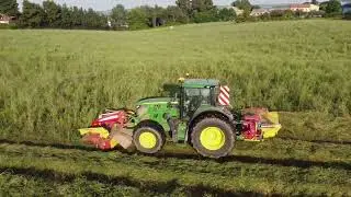 Sfalcio fieno con John deere 6195 m
