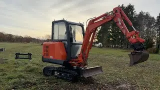 K&ouml;p Gr&auml;vmaskin Mante NT25 med skopor p&aring; Klaravik