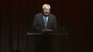 WGAE President Michael Winship speaks at the 2023 Writers Guild Awards in New York City