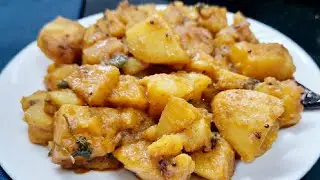 Spicy Potato Curry Without Onion and Garlic |Tikhi Aloo Ki Sabji for Kachori | Poori Sabji