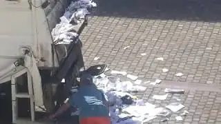 Colectarea gunoiului in centru istoric strada 6 martie