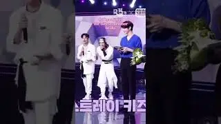 They'r not short Soobin is extra tall✨#straykids #bangchan #felix #hyunjin #soobin #txt #stay #moa