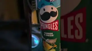 Cheese and onion pringles review and rating 