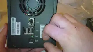 Thecus N2200 NAS Unboxing.mpg