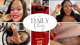 HE SENT ME GIFTS… BUT LET’S START WITH MY NAILS FIRST 👀