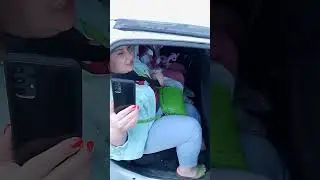 Неадекватная женщина захватила авто Яндекс такси