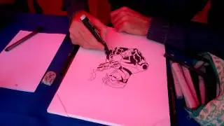 ZAGOR TV: SERGIO GIARDO DISEGNA NATHAN NEVER ALLA FESTA DELL'UVA