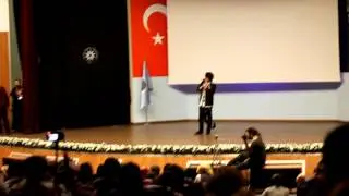 Kontakt 4 Geleneksel Cosplay Yarışması Ve Jokerin Sahneye Atlaması Sonucu Sunucunun Zor Anları