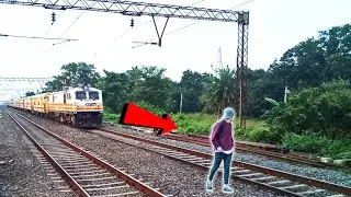 SUPER FAST 22322 HOOL EXPRESS FURIOUS HONKING SKIPPING THROUGHOUT PASSING#viralvideo