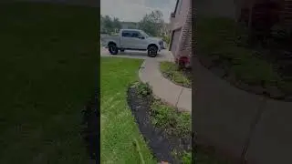 Sped-up POV 📸💈 #houstontexas #satisfyinglawncare #lawn #lawnedging #grasscare