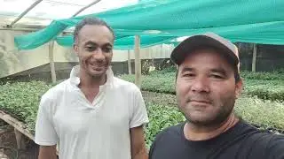 Aqu&iacute; en el vivero de chinola con el se&ntilde;or Ram&oacute;n fiel seguidor de mi contenido.