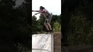 SWITCH 🤯 #texas #skateboarding #shorts #trending #skating #switch #grind  #tricks @rogerskateco