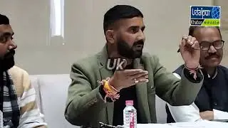 Розы на троне благоухали сандаловым деревом, и Мадан Пандит совершил ягью обвинений.