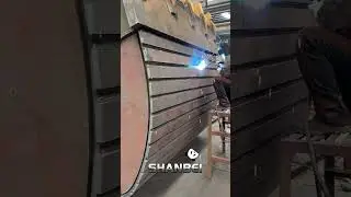Welding of wear plate at the bottom of excavator bucket#excavatorbucket #excavator