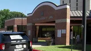 &lsquo;It&rsquo;s not a safe place for anyone&rsquo;: Inmate says he&rsquo;s blind after fight inside Fulton County Jail
