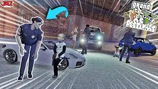 GTA V : OS PESTINHAS | Z&Eacute; DROGUINHA NA PISTA DE MINI PORSCHE E RANGE ROVER E COISO COM POLICIAL #36