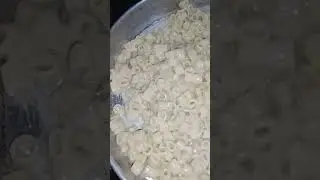 مكرونه بالبشاميل وجلاش روعه 