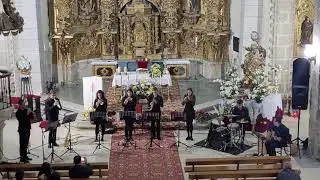 El Valle Ambl&eacute;s.  Adobe dulzaineros de Macotera