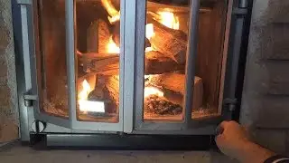 Stapla ved i kamin r&auml;tt s&auml;tt  f&aring;  minska utsl&auml;pp och h&aring;ller mer v&auml;rme - del 2