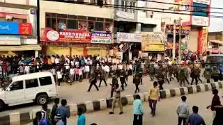 Priyanka Reddy case : Protests erupt at shadnagar police station demanding death penalty to accused