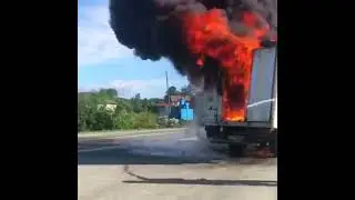 В Троицком загорелся грузовик