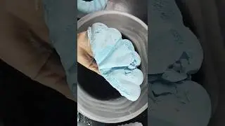 Blue Chalk Crushing in Black Water #gymchalkasmr #chalk #notalking