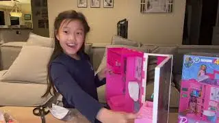 Unboxing Barbie Getaway House