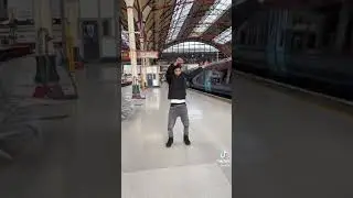 Nasim doin his dance at train station 🥶 #uk #afghantiktok