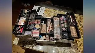 Joligrace Professional Cosmetic Makeup Train Case Star Design 14 Inch Large 6 Trays review