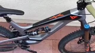 2018 LARGE YT Capra pro race with mods. eagle X01, bikeyoke revive dropper