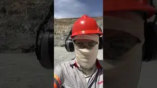 Ge&oacute;logo numa mina de cobre e ouro no Brasil - Geologist in a copper and gold mine in Brazil