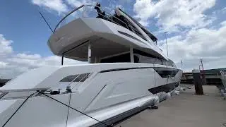 Sunseeker: 90 Ocean