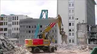 Bagger Liebherr 954 HARZHEIM R&uuml;ckbau Fassade